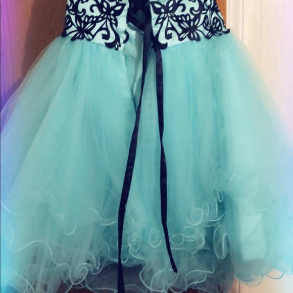 Dress - Picture 2 of 2